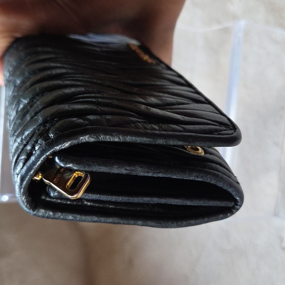 Miu Miu‎ Black Quilted Leather Wallet - Picture 2 of 7